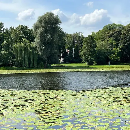 Dedek Park - dworek w pięknym Parku Skaryszewskim obok Stadionu Narodowego-2